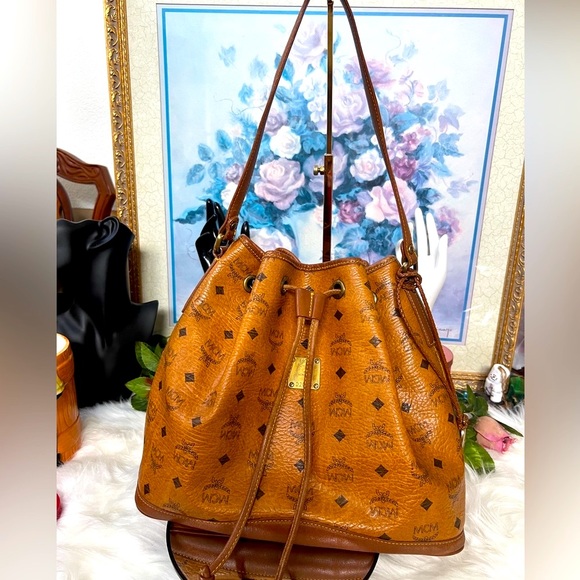 MCM Visetos Bucket Bag - Picture 4 of 14